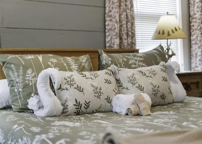 Luxury Family Friendly 6 Queen Beds Holiday home *