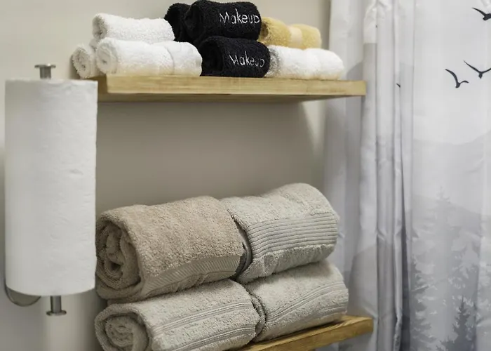 Luxury Family Friendly 6 Queen Beds *
