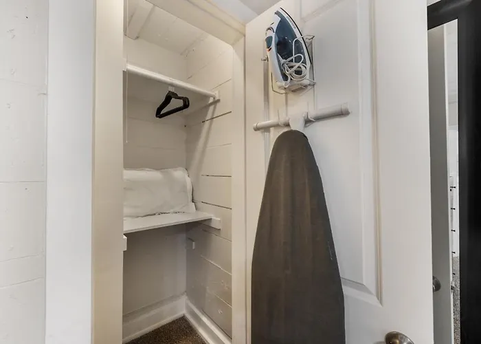Luxury Family Friendly 6 Queen Beds *