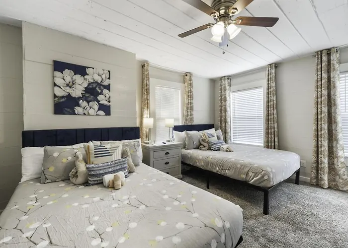 Luxury Family Friendly 6 Queen Beds Holiday home Fort Worth