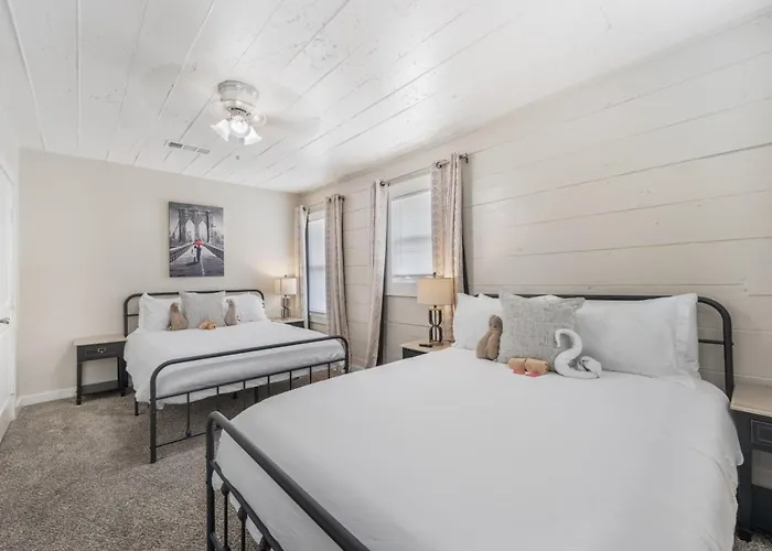 Luxury Family Friendly 6 Queen Beds Holiday home Fort Worth