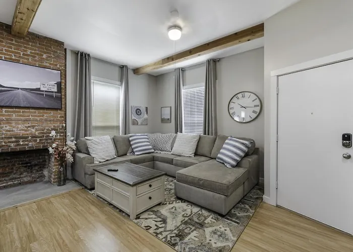 Luxury Family Friendly 6 Queen Beds Holiday home *
