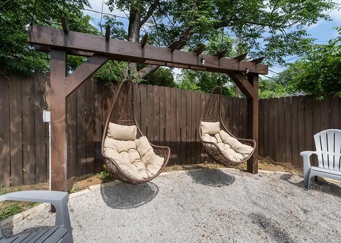 Luxury Family Friendly 6 Queen Beds Holiday home