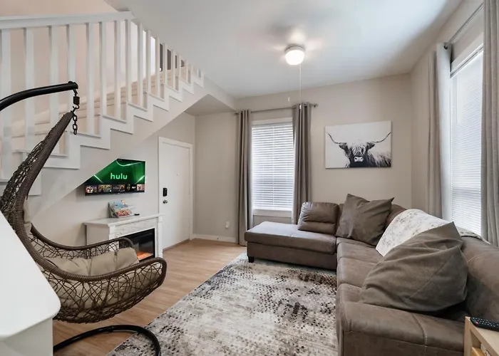 Luxury Family Friendly 6 Queen Beds *
